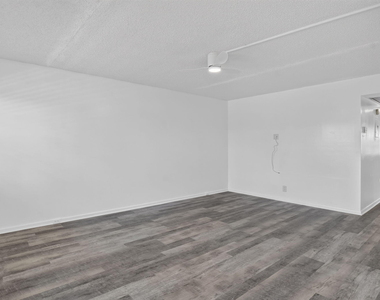 3045 Cornwall C - Photo Thumbnail 33