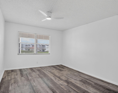 3045 Cornwall C - Photo Thumbnail 38