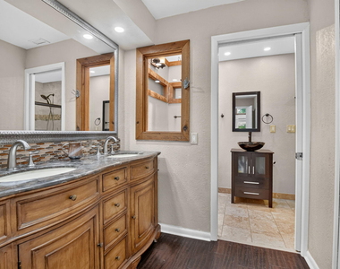 7813 Kenway Place W - Photo Thumbnail 29