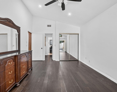 7813 Kenway Place W - Photo Thumbnail 28