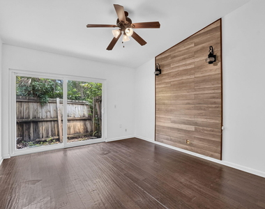 7813 Kenway Place W - Photo Thumbnail 24