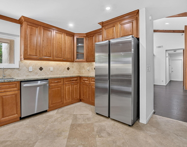 7813 Kenway Place W - Photo Thumbnail 15