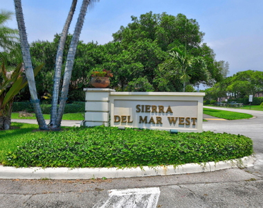 7813 Kenway Place W - Photo Thumbnail 52