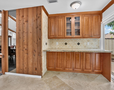 7813 Kenway Place W - Photo Thumbnail 18