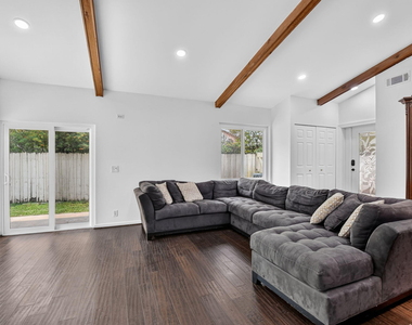 7813 Kenway Place W - Photo Thumbnail 9