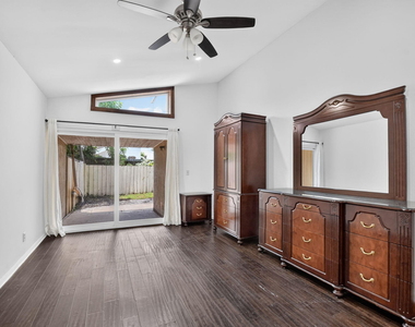 7813 Kenway Place W - Photo Thumbnail 27