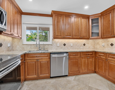 7813 Kenway Place W - Photo Thumbnail 16