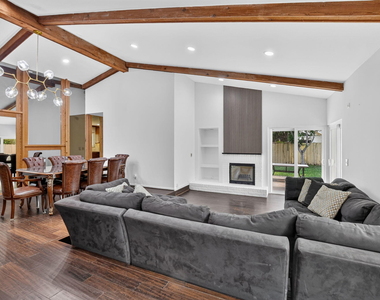 7813 Kenway Place W - Photo Thumbnail 7