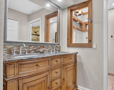 7813 Kenway Place W - Photo Thumbnail 30