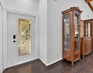 7813 Kenway Place W - Photo Thumbnail 6