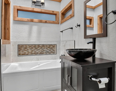 7813 Kenway Place W - Photo Thumbnail 31