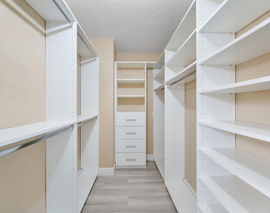5800 Camino Del Sol - Photo Thumbnail 17
