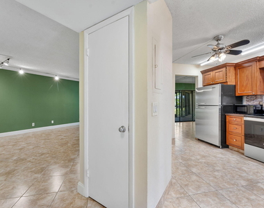 5800 Camino Del Sol - Photo Thumbnail 2