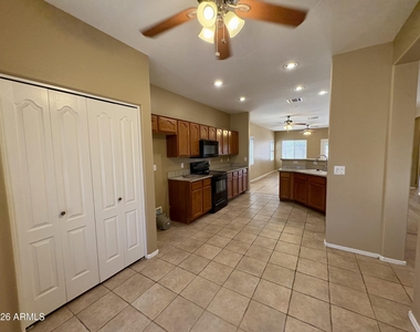 8234 W Salter - Photo Thumbnail 4