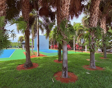 2671 S Course Drive S - Photo Thumbnail 6