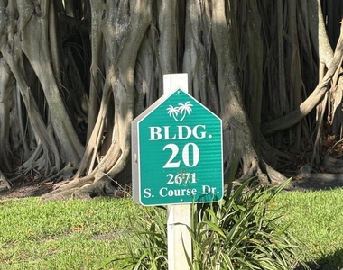 2671 S Course Drive S - Photo Thumbnail 39
