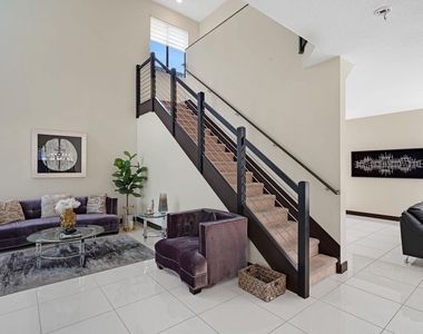 15451 Nw 88th Avenue - Photo Thumbnail 4