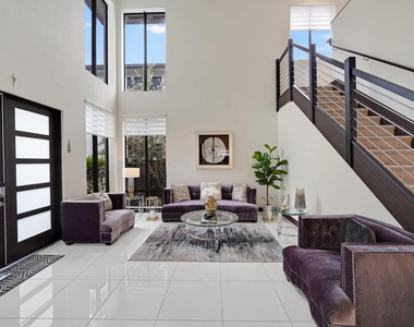 15451 Nw 88th Avenue - Photo Thumbnail 1