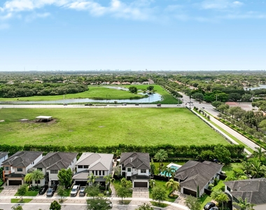 15451 Nw 88th Avenue - Photo Thumbnail 38
