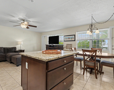 2455 Ne 51st Street - Photo Thumbnail 4