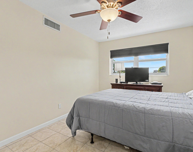 2455 Ne 51st Street - Photo Thumbnail 17