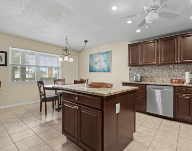 2455 Ne 51st Street - Photo Thumbnail 10