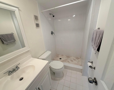 9230 Lagoon Place - Photo Thumbnail 11