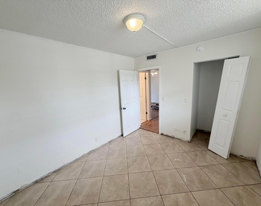 9230 Lagoon Place - Photo Thumbnail 9