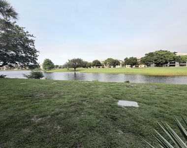 9230 Lagoon Place - Photo Thumbnail 14