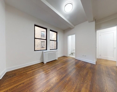 West 55th Street - Photo Thumbnail 4
