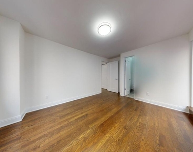 East 56th Street - Photo Thumbnail 7