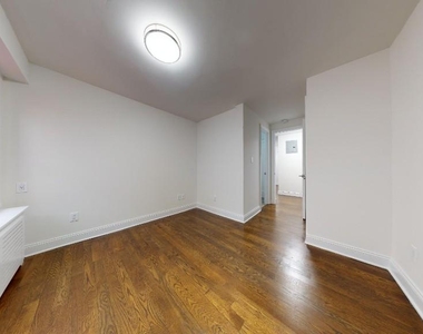East 56th Street - Photo Thumbnail 9