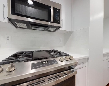 East 56th Street - Photo Thumbnail 6