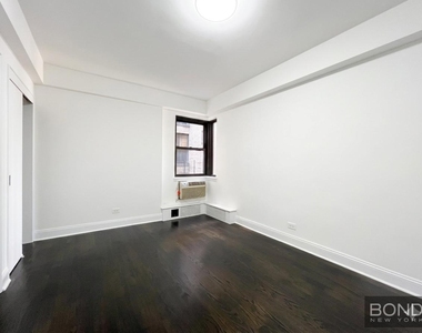 East 69th Street - Photo Thumbnail 3