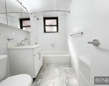 East 69th Street - Photo Thumbnail 4