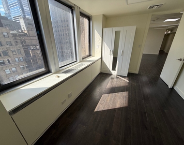 369 Lexington Avenue - Photo Thumbnail 6