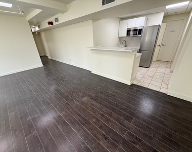 369 Lexington Avenue - Photo Thumbnail 3