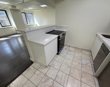 369 Lexington Avenue - Photo Thumbnail 4