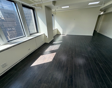 369 Lexington Avenue - Photo Thumbnail 2