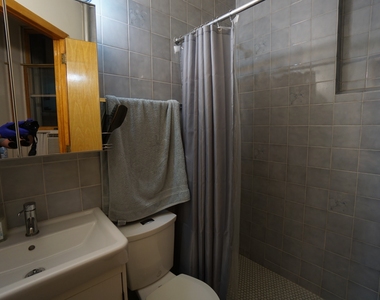 323 East 89th Street - Photo Thumbnail 4