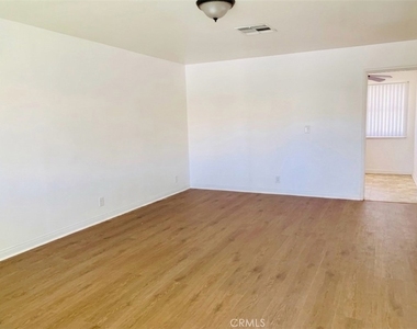 9459 Workman Avenue - Photo Thumbnail 4