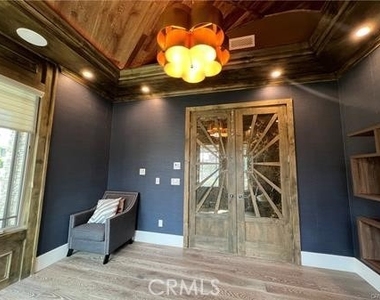 530 Drake - Photo Thumbnail 21