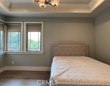 530 Drake - Photo Thumbnail 16