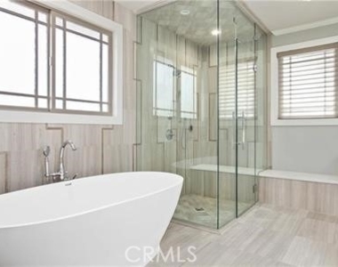 530 Drake - Photo Thumbnail 9