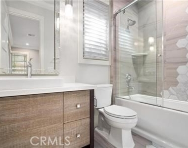 530 Drake - Photo Thumbnail 11