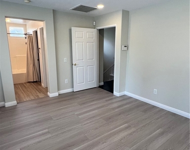 6966 Grison - Photo Thumbnail 14