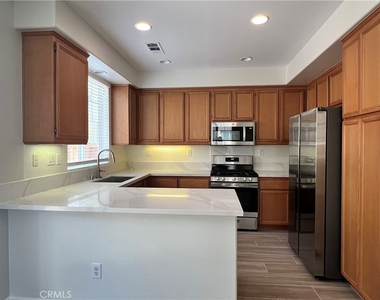 6966 Grison - Photo Thumbnail 2