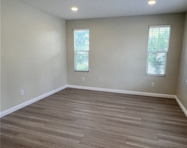 6966 Grison - Photo Thumbnail 13