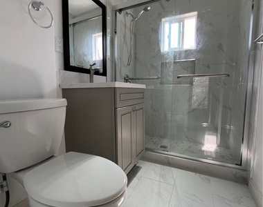 333 1/2 Sefton Avenue - Photo Thumbnail 4