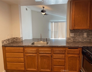 1005 Lilac Street - Photo Thumbnail 2